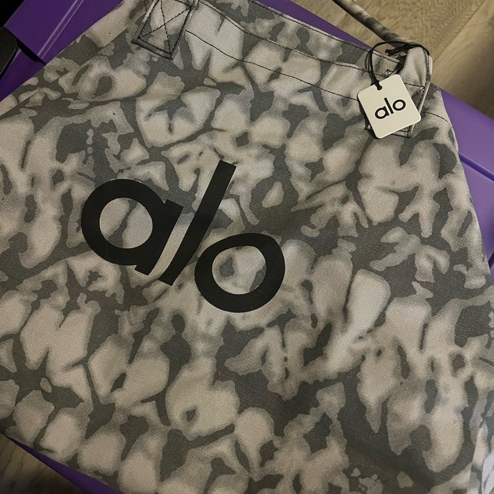 Alo tote